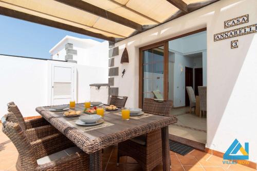 Casa Annabelle - Playa Blanca by Villas Now