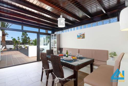 Villa Del Faro - Sunshine Awaits by Villas Now Ltd