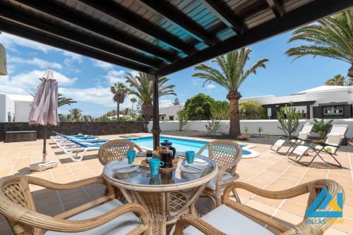 Villa Del Faro - Sunshine Awaits by Villas Now Ltd