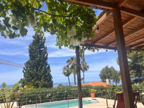 House with swimming pool and amazing sea and mountain views in Montgó, Denia