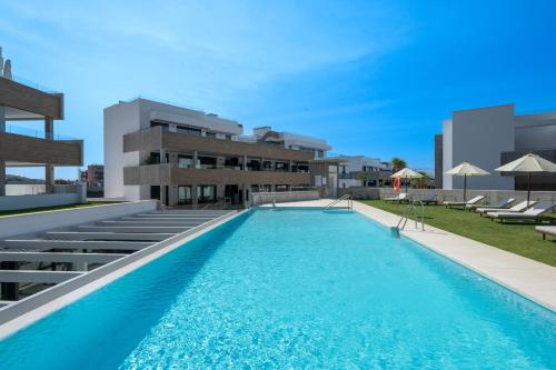 Luxury 3 BDRM Boutique Hideaway w Magical Views