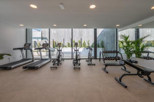 Luxury 3 BDRM Boutique Hideaway w Magical Views