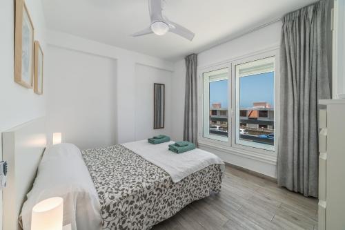 Playa Vistas Apartment 2 Bed Terrace Pool & AC