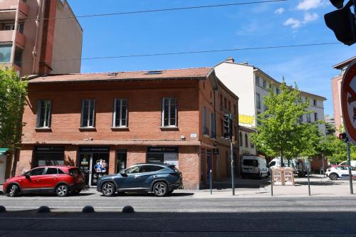 T3 duplex cosy Tram Bords de Garonne
