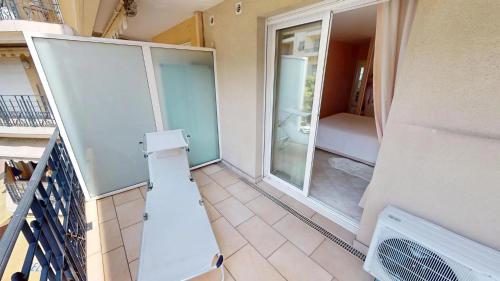 117VB - Beau 2P face mer avec terrasse et parking