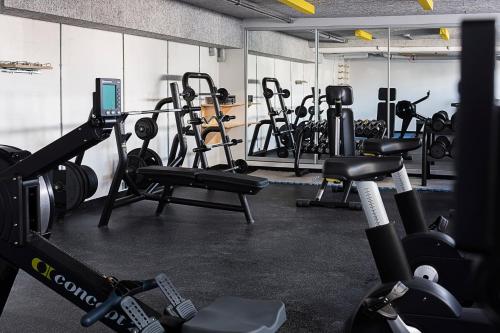 Fitnesa centrs un/vai fitnesa iespējas naktsmītnē CPH Studio Hotel