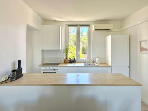 Renovated - 3 bedrooms - AC - Sea view - Sleeps 6