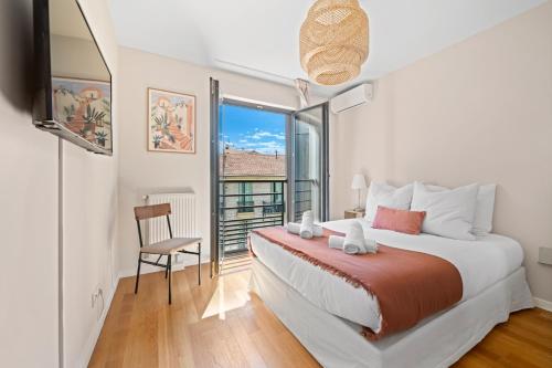 Stunning & Bright - 2 Bedrooms - Parking WiFi/AC