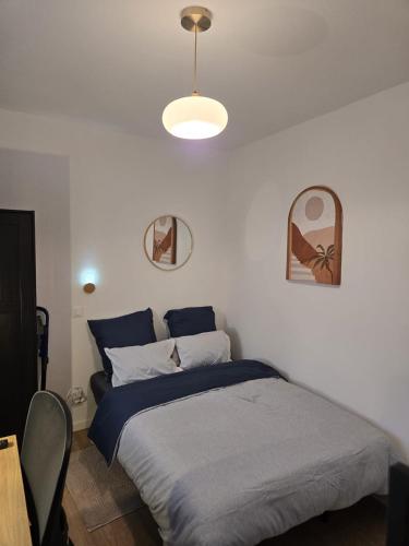 Chambre 4 confort avec cuisine, 10m2, salle de bain partagé avec une autre