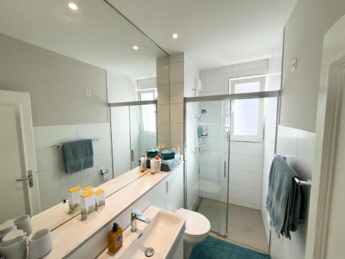 Luxury 3-Room Apartment with 2 balcony close to Main Station central and calm