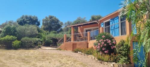 Foto VILLA LARGIA porto vecchio - A 5 MIN DES PLAGES DE PALOMBAGGIA - CALME- CLIMATISATION 1