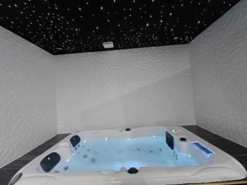 Soft, Jacuzzi, cozy, cinéma,