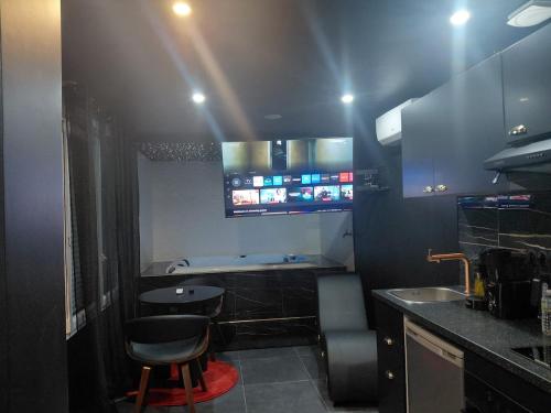 Soft, Jacuzzi, cozy, cinéma,