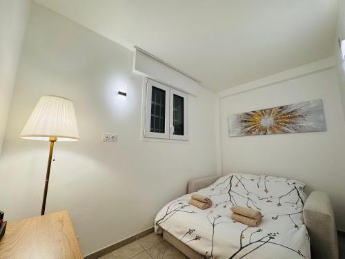 Appartement 2 Chambres - Terrasse, Parking Gratuit & Climatisation