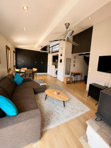 Appartement lumineux vue mer calme au cœur du viel Antibes clim neuve