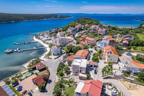 Seafront Family Apartment Una - Sunny Rab Island