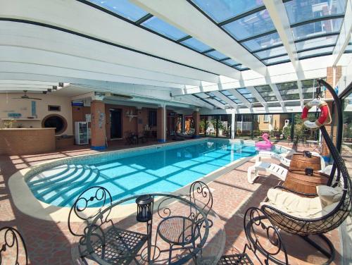 Fontana Oasis Apartment