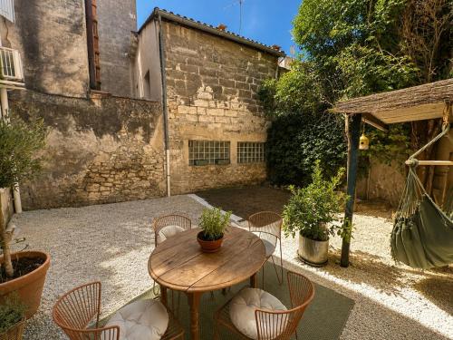 City center - Air-conditioned apartment with patio