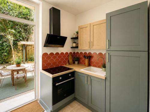 City center - Air-conditioned apartment with patio