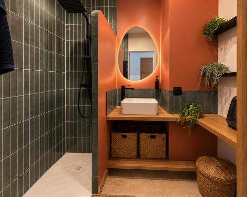 City center - Air-conditioned apartment with patio
