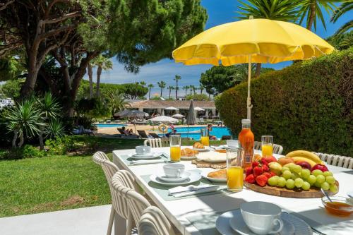 Poolside Villa - Golf & Tennis Court & Pool View