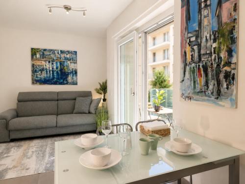 Emerald Apartment City Center