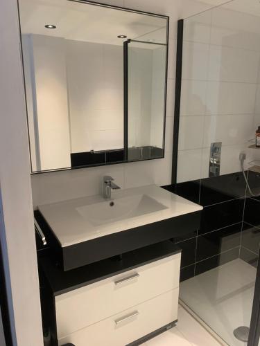 Comfortable 2 bedroom apartment perfect for 4 people