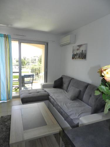 Charmant appartement climatisé 4 Personnes, piscine & parking