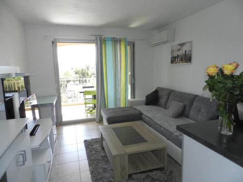 Charmant appartement climatisé 4 Personnes, piscine & parking