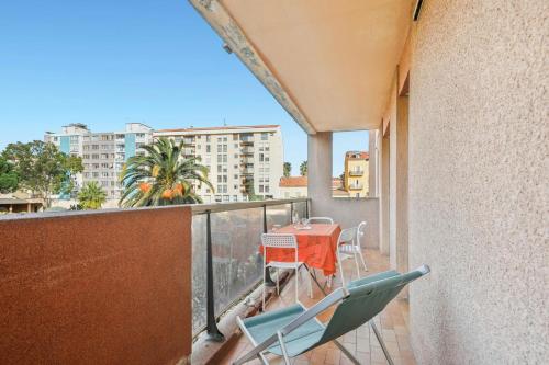 Apartment in Hyères with Swimming Pool and Balcony