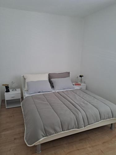 Apartment Ema