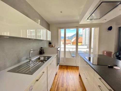 Le Jane : Centre ville, Garage, Balcon