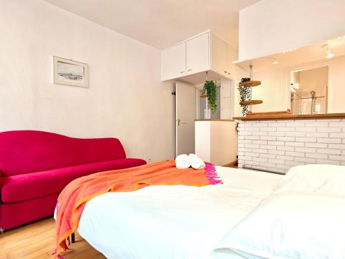 Stylish Paris Studio Opera Area for 2 near Metro
