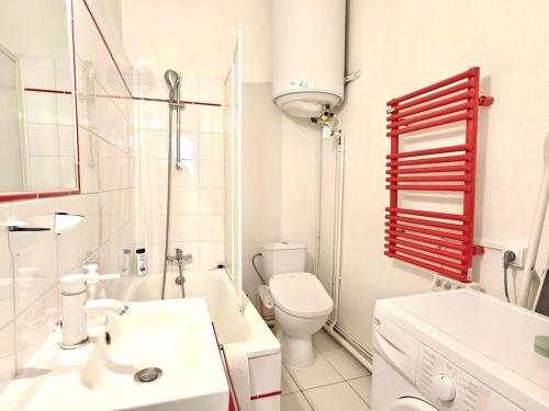 Stylish Paris Studio Opera Area for 2 near Metro