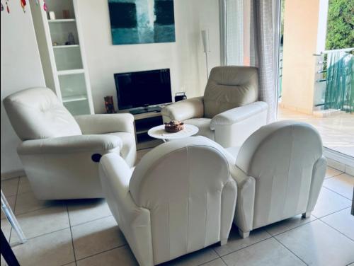 Location T2 Cabine Cosy dans Résidence sécurisée avec la climatisation, accès piscine, une place de parking privé