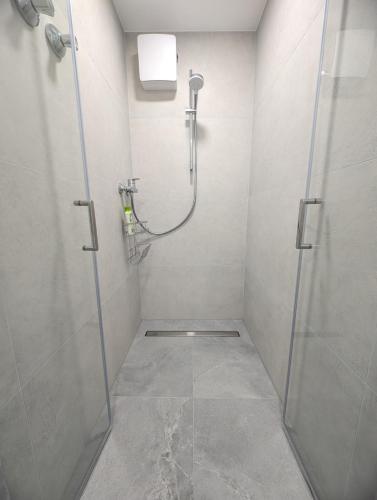 K06 - Centrally located apartment near metro station