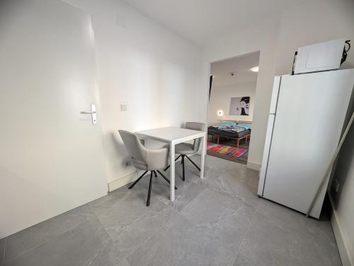 K06 - Centrally located apartment near metro station