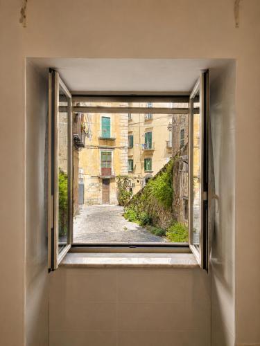 Cristina House 5 Min from Naples Old Town & Train Station WIFI 5 Star