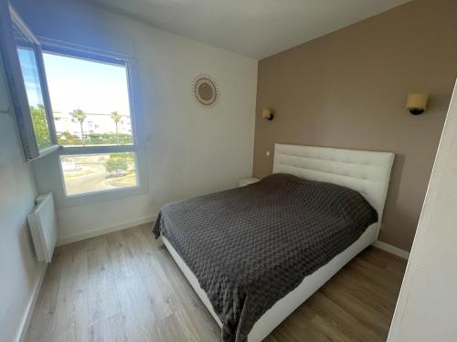 Super appartement entièrement rénové avec vue port