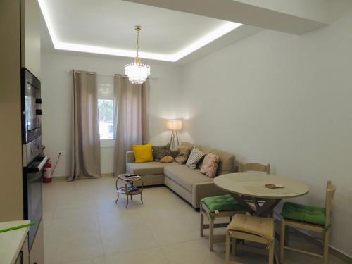 Dahlia Apartment
