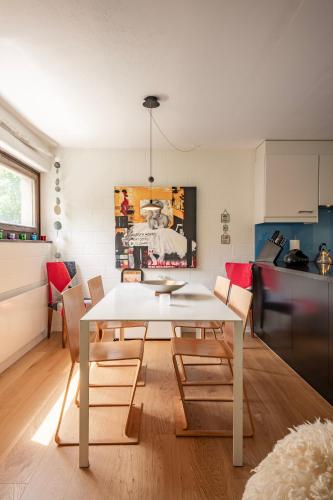 Central Cozy Family friendly Stylish Apartment I View to Jungfrau & Männlichen I Wengen