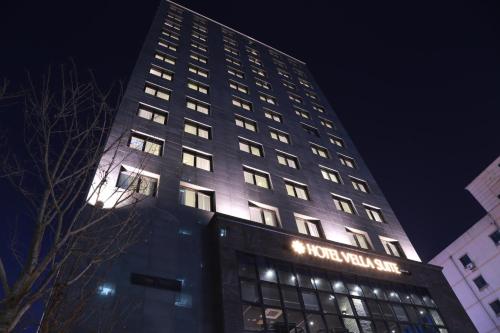 Gallery image of Vella Suite Hotel in Suwon