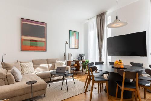 Stunning Brand New 4BR 4BATH Center-Vatican