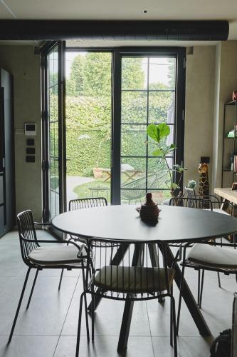 Modern canal-side loft with private garden