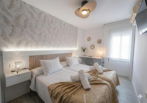 Oasis de Luz y Diseño ,Tu Refugio con Terraza y Piscina , cerca de la Playa