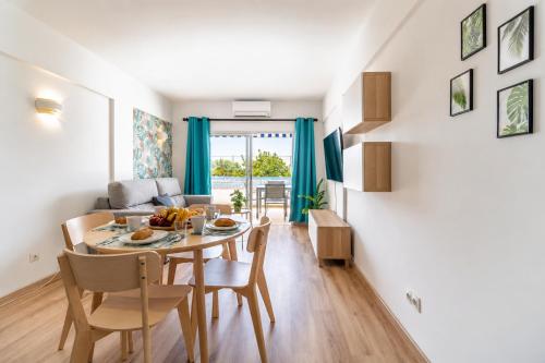 Charming seaside and terasse in Playa paraiso by Olax Rentals