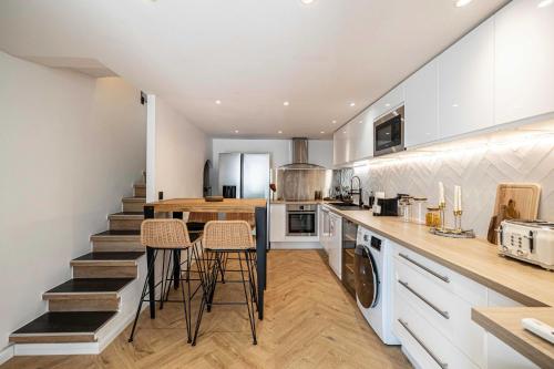 Duplex Apartment with Pool a c 2BR 5P - Cannes