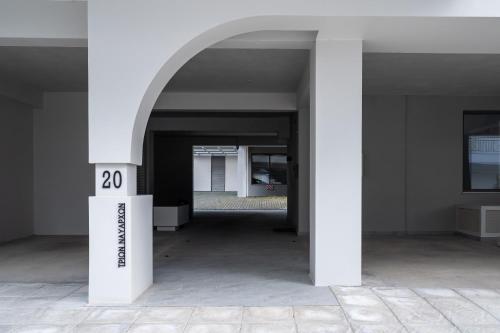 Orfanos Residence