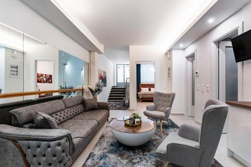 Elegant 3BDR-2BATH APT-prime location