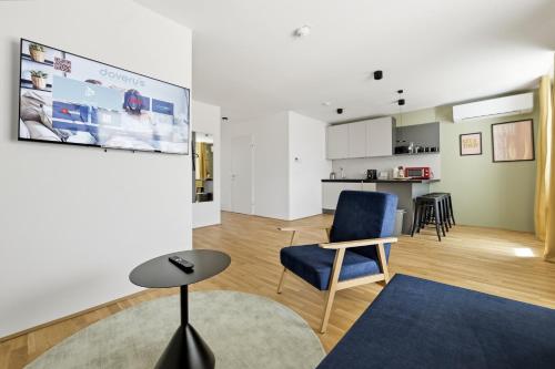 Premium Apartments with Air Conditioning - doverys yard
